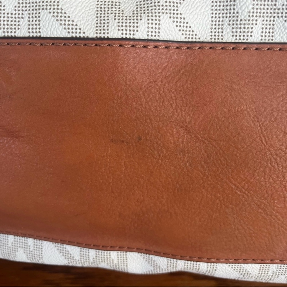 Michael Kors Hamilton Signature Bag With Matching Wallet - Picture 6 of 14